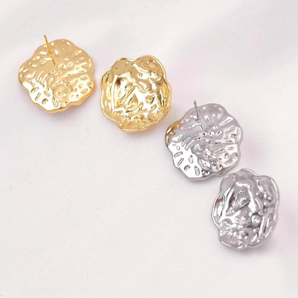 Pearl Stud Earrings - 2 stuks 18K vergulde geplooide bloemoorknopjes,
