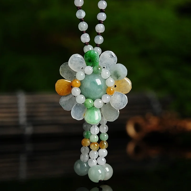 Necklace Pendant - Certified Birmese Jade Zonnebloem Hanger Jadeite