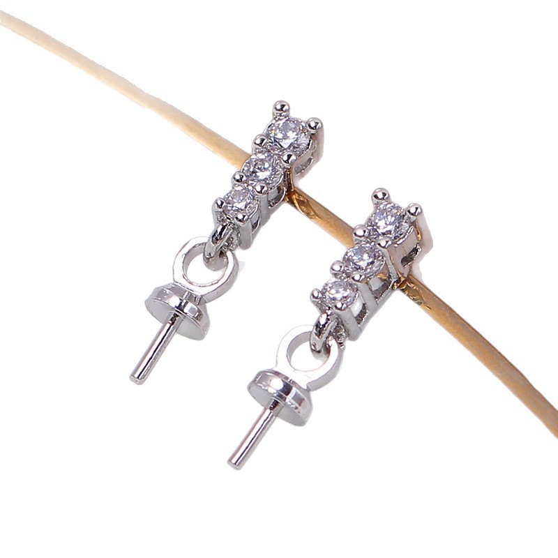 Pearl Stud Earrings - Binnenlands koper 14K goud, prinses zirkoon