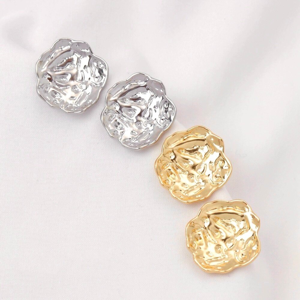 2 stuks 18K vergulde geplooide - Pearl Stud Earrings recensie en prijs